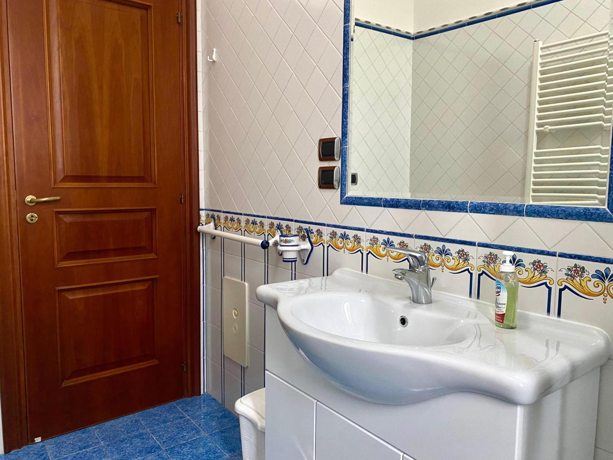 A Casa Di Don Peppino Apartment *